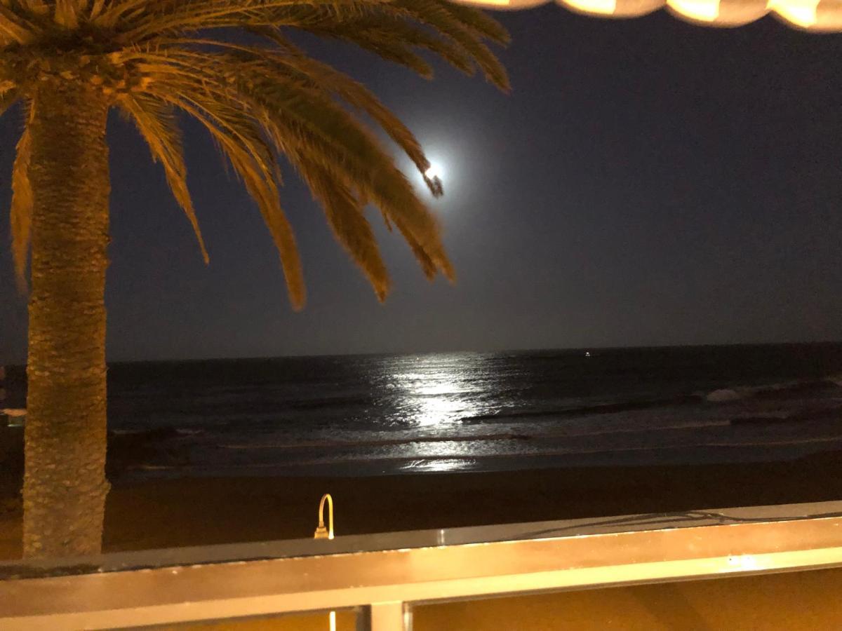 Espectacular en primera línea de la playa Telde Exterior foto
